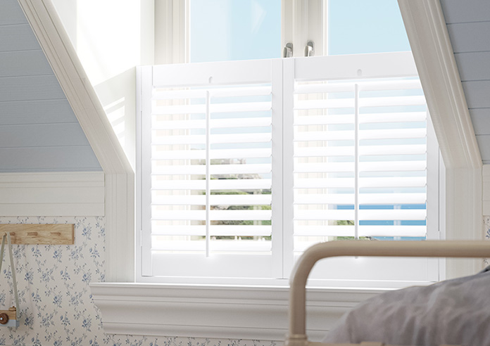 Bromley, True White - Cafe Style Plantation Shutter - Image 5